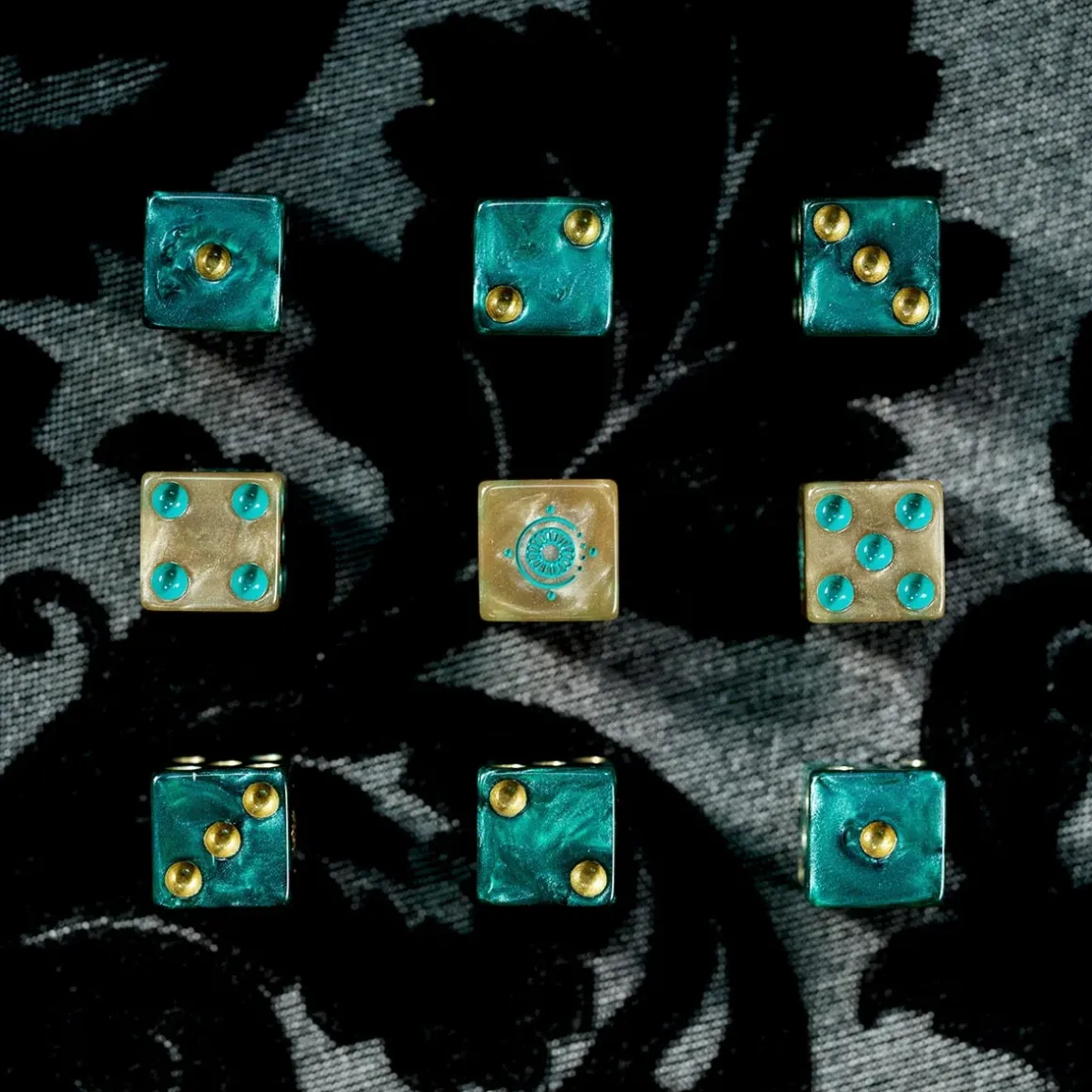 Candela Obscura Dice Set